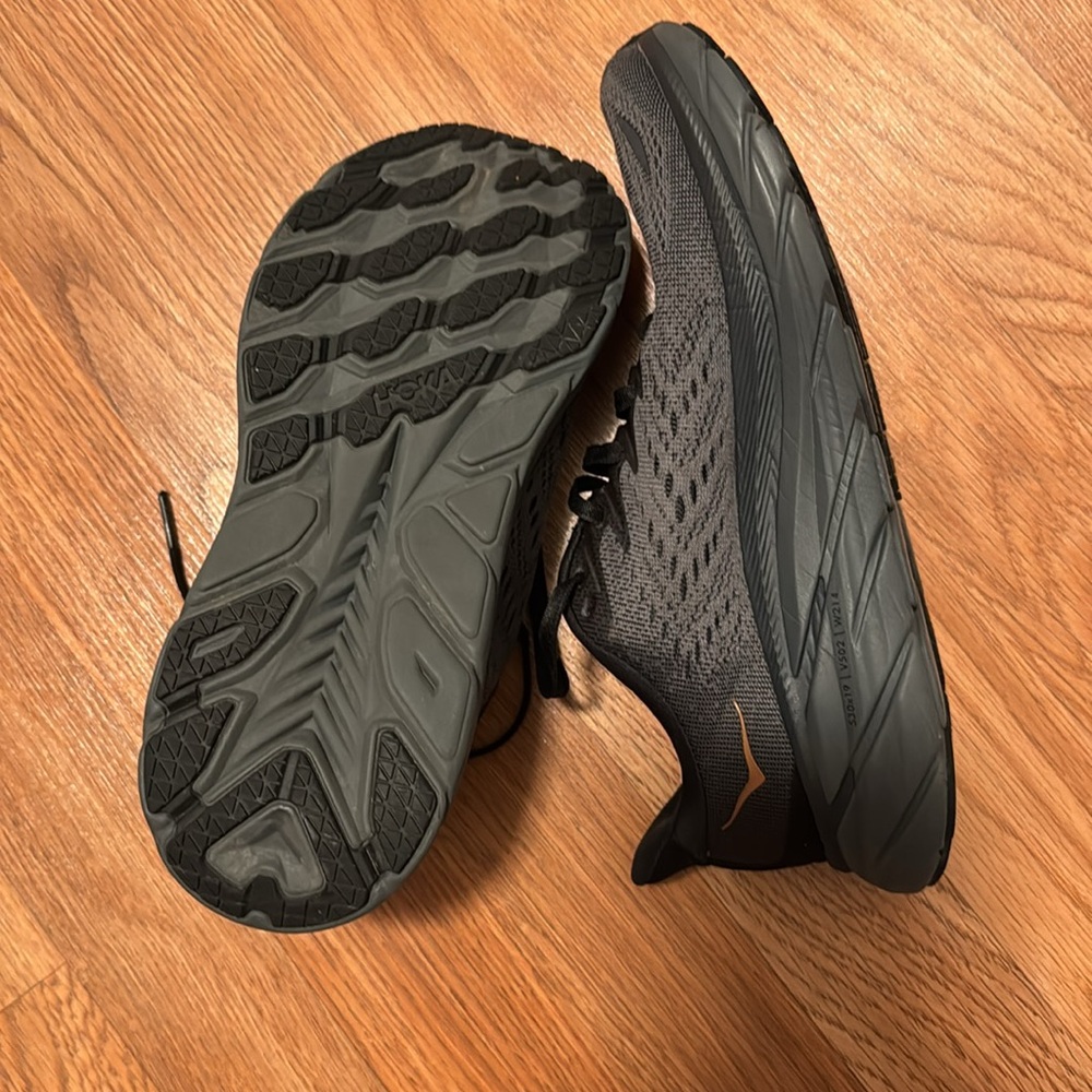 Women size 6.5 HOKA used a couple of times, like new. - Picture 4 of 5